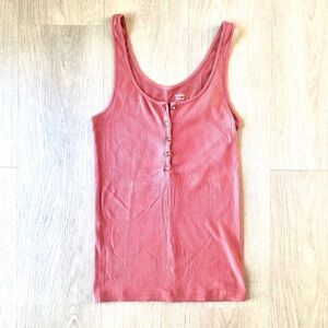 Woman’s Old Navy Pink Buttoned Fitted Tank Top